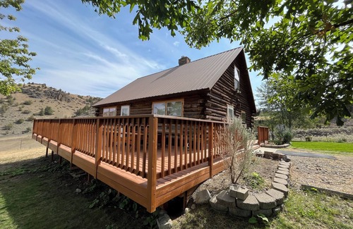 Wheeler County Cabin | Get Back to Nature - A Peaceful Cabin Retreat Where Stars Shine Bright!