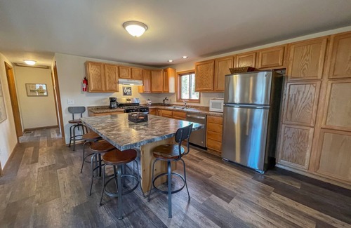 Tofte House | Get cozy in this quaint, cozy cottage in the woods!