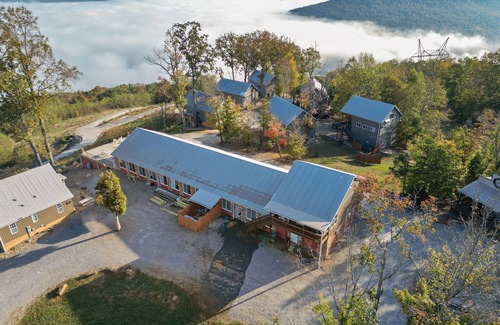 Bryant Cabin | Get InTents indoor pool, hot tub, & more!