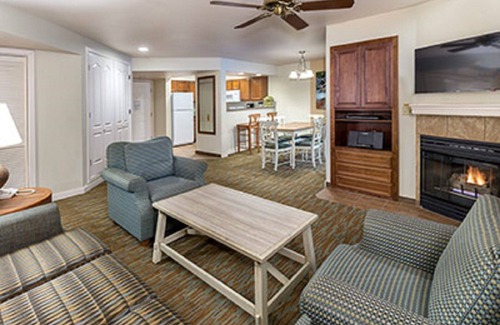 Round Hill Village Resort | Get reacquainted with life!