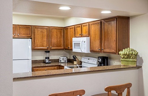 Round Hill Village Resort | Get reacquainted with life!