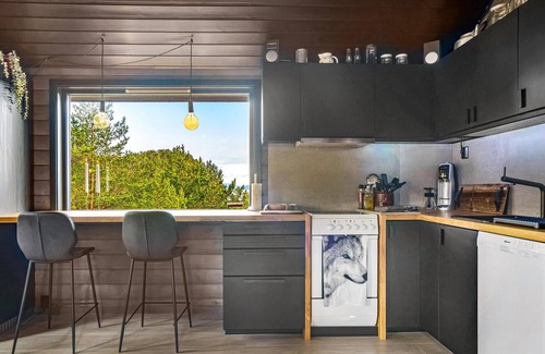 Valevag House | Get ready for a great vacation by the fjord.