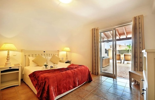 Meia Praia Hotel | Get Ready for Blissful Getaway! Full Kitchen, 2 Outdoor Pools, Free Parking!