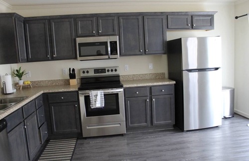 McCutcheon Field House | Getaway at Glenellen Sleeps 6 with Linens Included