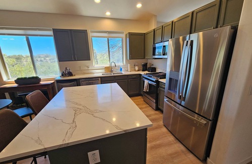 Tucson House | Getaway Desert Oasis with Pool, Hot Tub, Privacy, Stunning Views !