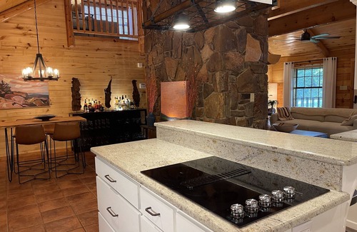 Athens Cabin | Getaway from the hustle and bustle and stay in a peaceful cabin in the woods!