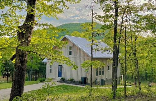Harrison House | Getaway in the heart of the Ozarks