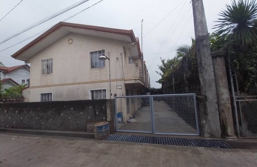 Balanga Apartment | Getaway Staycation With Clean Bathroom and Netflix to Chill