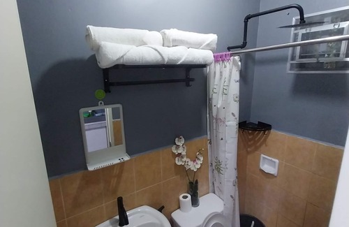 Balanga Apartment | Getaway Staycation With Clean Bathroom and Netflix to Chill