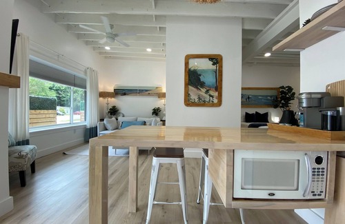 Harbert Apartment | Getaway WithInn-Relaxation Centrally Located to Beaches and Walkable Restaurants
