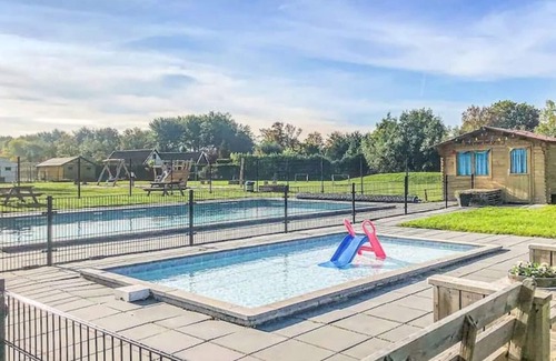 Tzummarum Ski Chalet | Gezellig Winter Vieren op De Friese Wadden