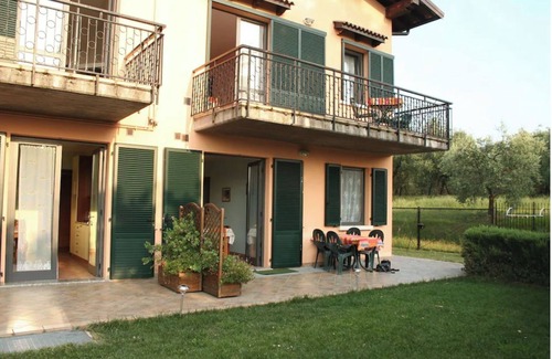 Manerba del Garda Apartment | GIADA 4 lake view apartments with pool, enclosed parking and garden