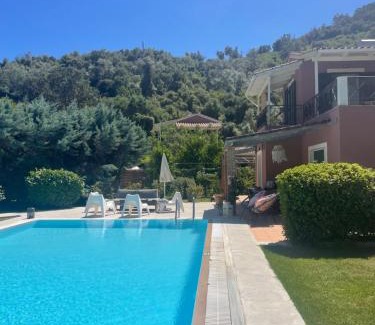 Mikros Gialos Villa | Gialos Villas 1-2 With a Private Pool
