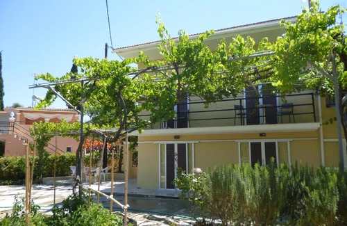 Agios Georgios Pagon Apartment | Giannis