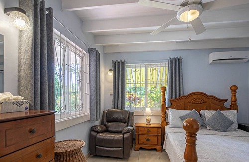 Gibbes Cottage | Gibbs Palms🌴Relax, refresh and renew at this Barbados Oasis. 🏊‍♀️ 🌞A/C