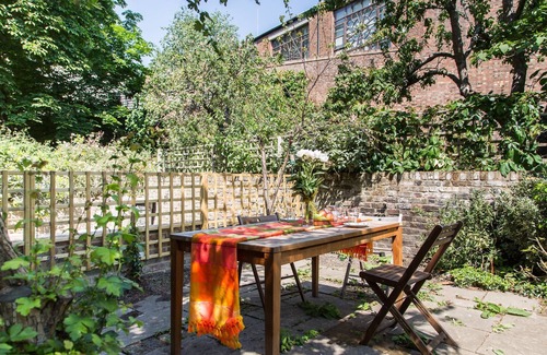 Angel Apartment | Gibson Square by onefinestay