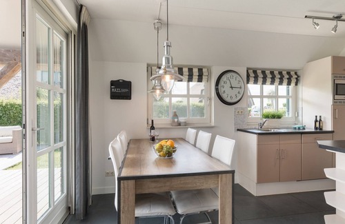 Wanneperveen Villa | Giethoorn Villa with Modern Touch