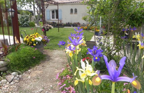 Gignac-la-Nerthe Villa | GIGNAC Villa 180m², 3 bedrooms, quiet, 10min beaches, with a vegetable garden, secure swimming pool