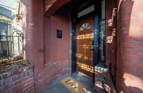 Shaw Apartment | Gilded Nest - 2BR English Basement in Logan Circle
