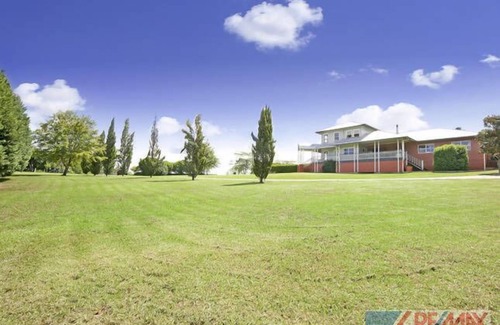 Maleny House | Gillandrea - Gracious Victorian Accomodation