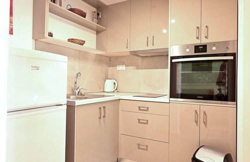 Benitses Hotel | Gina Studios