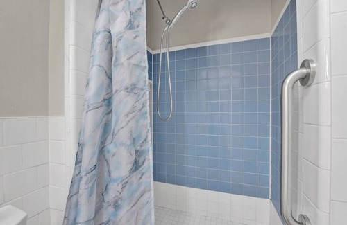 Vollintine-Evergreen House | Ginkgo Garden Inn Cottage