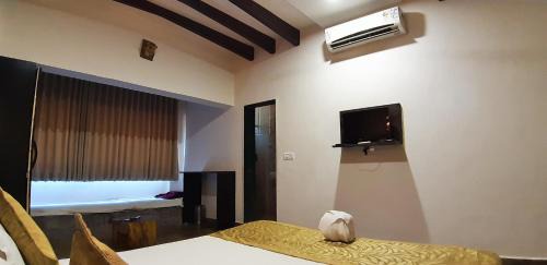 Mendarda Resort | Gir Lions Paw Resort with Swimming Pool