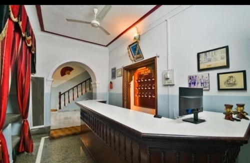 Kota Bed & Breakfast | Girdhrwal Resort-Near Trikuta Tample