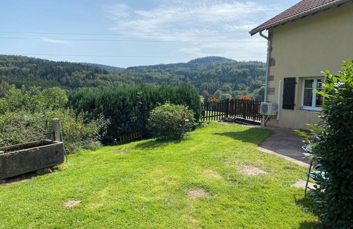La Chapelle-devant-Bruyeres Apartment | Gîte (1) in an old farmhouse in the heart of nature
