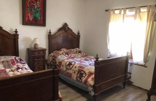 Saint-Setiers Apartment | Gite équestre, belle maison ancienne en pierre