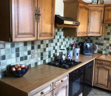 Saint-Setiers Apartment | Gite équestre, belle maison ancienne en pierre