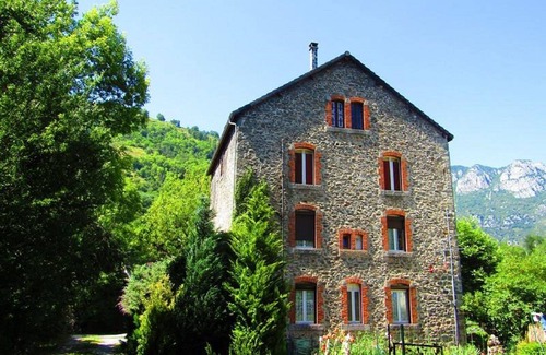Chateau-Verdun House | Gite 3 - Le Cairn - bed and breakfast