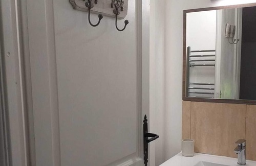 Echallat Cottage | Gite 4 Etoiles 2 adults 2 children. Piscine chauffée, WIFI, parking.