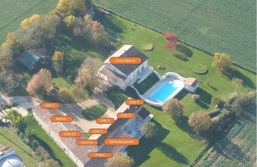 Saint-Pierre-d'Amilly House | Gite 4: Swallows 4 bedrooms for 10 people