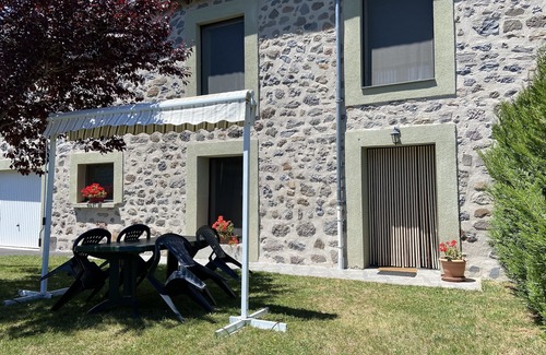 Albepierre-Bredons House | Gite 6/7pers Close to the resort of Super Lioran, Volcanoes Park (3 stars)