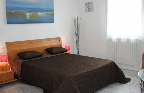 Bricqueville-sur-Mer Cottage | Gite Bricqueville-sur-Mer, 5 bedrooms, 11 persons