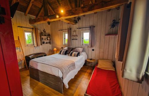 Monlezun Bed & Breakfast | Gite Chambre d'hotes insolite dans un pigeonnier à 5 minutes de Marciac Gers