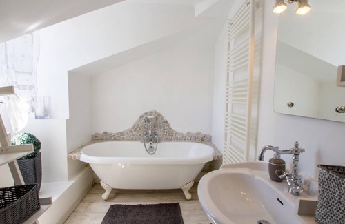 Champagnac-de-Belair Cottage | Gite Champagnac-de-Belair, 2 bedrooms, 4 persons