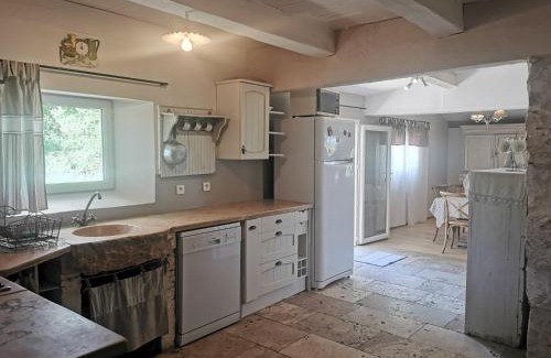 Pons House | Gite de caractère, piscine et vue