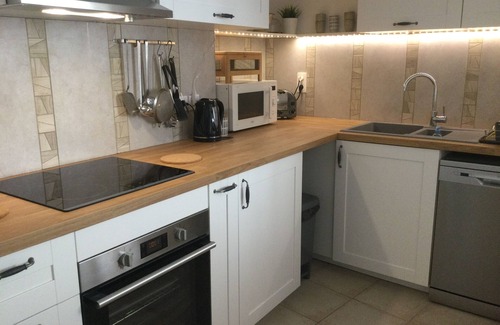 Dernacueillette Apartment | Gite de l'Ancienne Poste. Pied a terre in the Corbieres