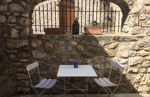 Dernacueillette Apartment | Gite de l'Ancienne Poste. Pied a terre in the Corbieres