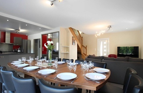 Marcey-les-Greves Villa | GITE DE L'ETANG, 6 bedrooms, private heated swimming pool, private park, fishing pond