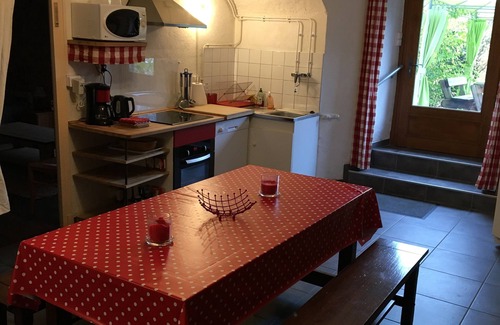 Vic-sur-Cere Cottage | Gite de La Salle in fortified house of the sixteenth century in Vic-sur-Cere