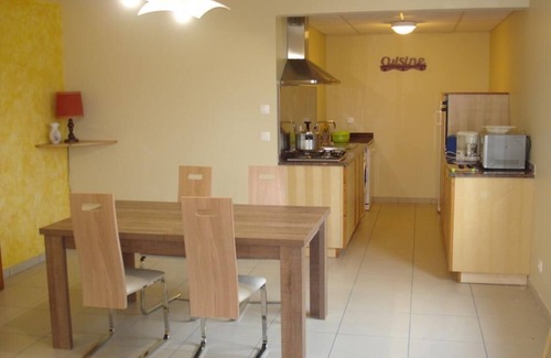 Sainte-Colombe House | Gite de Lavitarelle - Montet ET Bouxal
