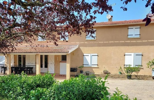 Saint-Sulpice Other | Gîte El Camillou: Cozy Farmhouse for Groups, Families, and Friends