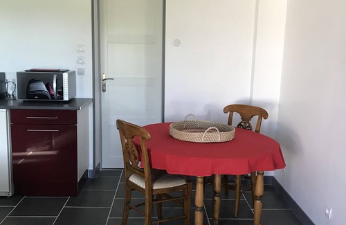 Loubersan Apartment | Gite for 2 with swimming pool in the Gers countryside