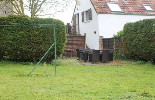 Fresne-la-Mere House | Gîte Goulet sleeps 5 just a stone's throw from Suisse Normande!