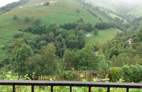 Germs-sur-l'Oussouet House | Gite in a small mountain village facing south.