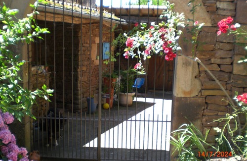 Martrin House | Gite in renovated barn, PMR access, in the heart of nature, hiking, cycling.