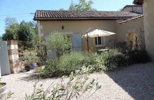 Bergerac House | Gite "la vergnassade" the quiet of the countryside in Bergerac with swimming pool access